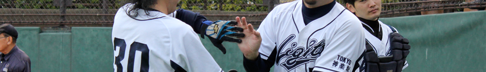 写真トップ　ホームで交錯