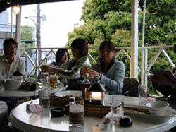 ファミレスのテラス