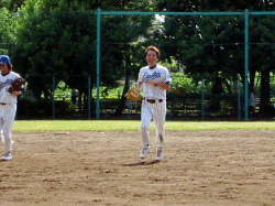 ベンチへ戻るホッシー