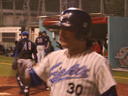 指揮するヒゲガミ監督