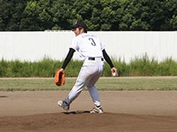 マウンド上中島投手