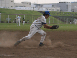 サードユージ捕球