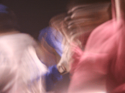 大興奮大爆笑のベンチに迎えられるウメ