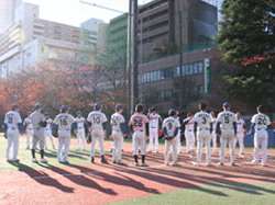 ライツ写真1試合前の整列