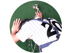 おまけ写真：水道水を頭からかぶるブン