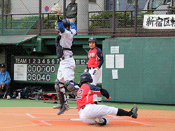 ホームクロスプレー,キャッチャーゲンキジャンプ